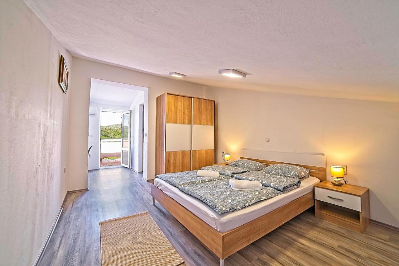 Holiday House Rab Kampor Екстер'єр фото