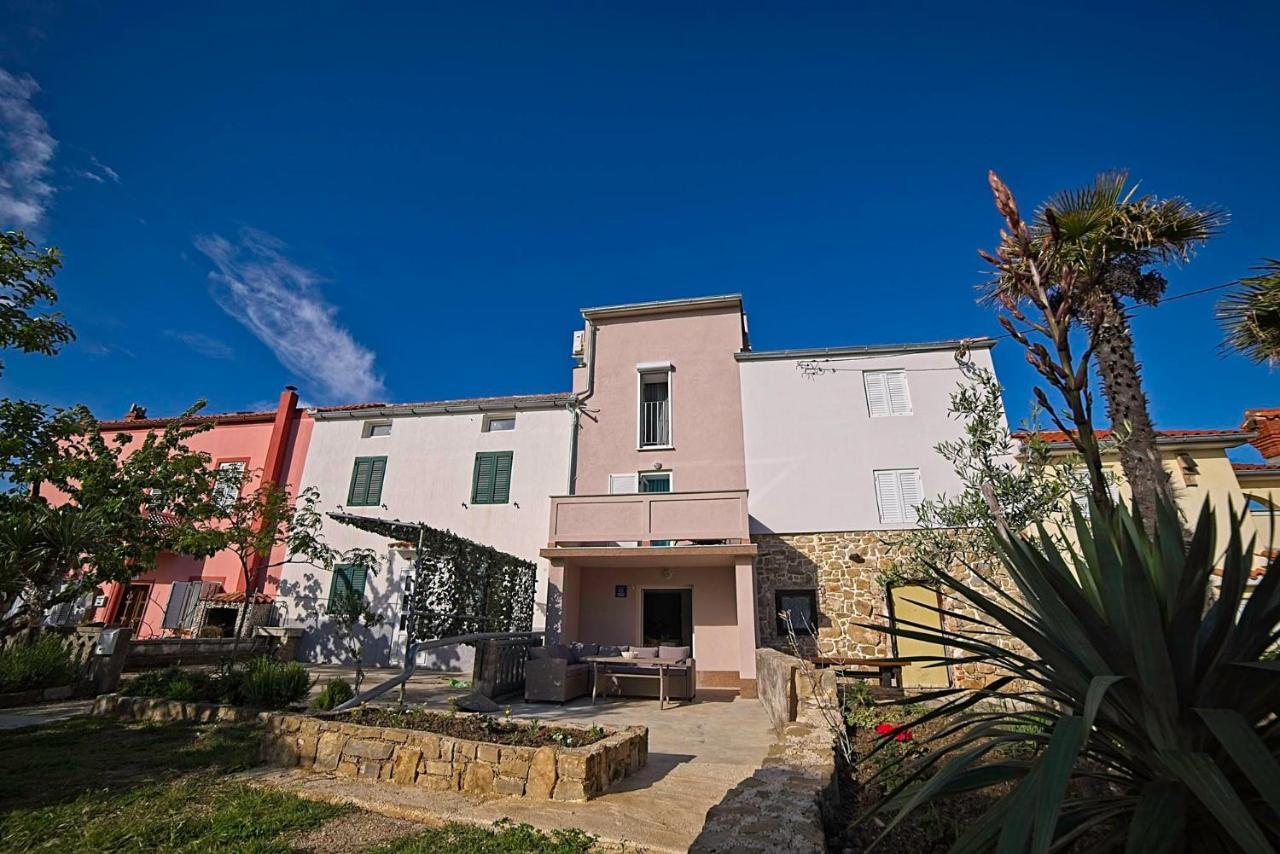 Holiday House Rab Kampor Екстер'єр фото