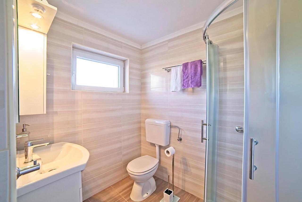 Holiday House Rab Kampor Екстер'єр фото